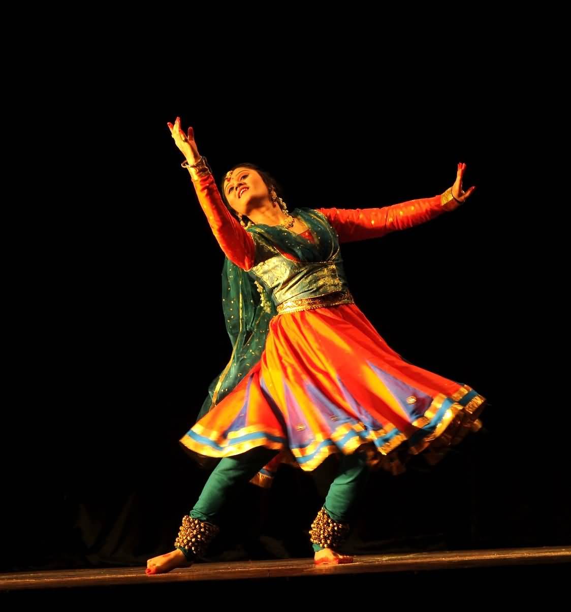 8 Famous Classical Dance Styles Of India Allrefer