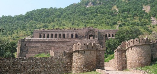 Bhangarh Fort Entrance