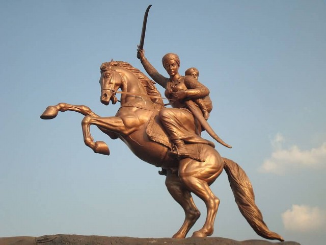 Rani Laxmibai's Statue In Solapur