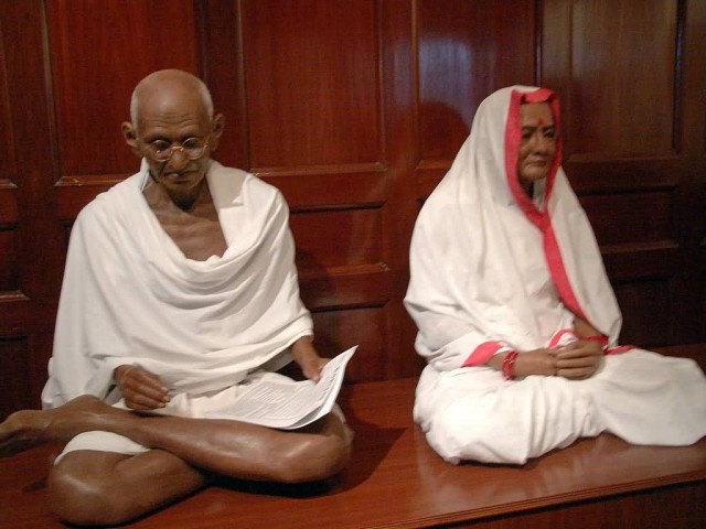 Mohandas Gandhi And Kasturba Gandhi